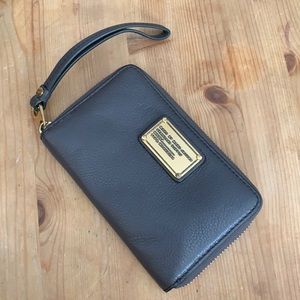 Cute Marc by Marc Jacobs wallet w/phone pocket